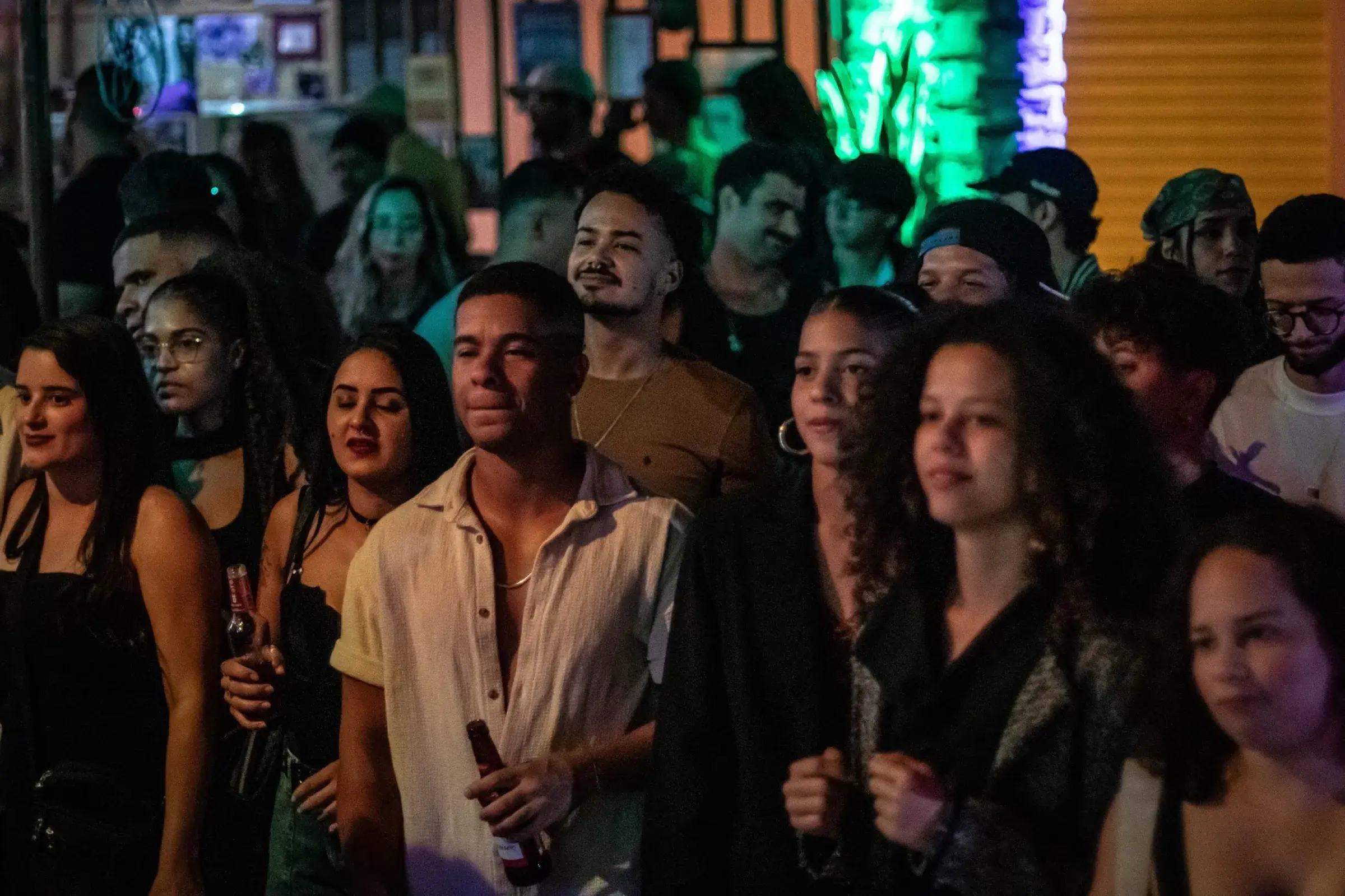 Jovens artistas e o desafio das plataformas digitais